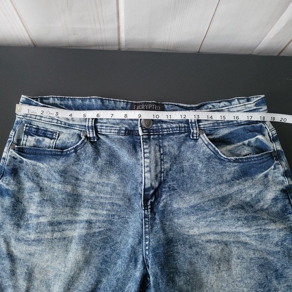 Encrypted NYC Men’s Sz 36 Distressed Denim Jean Shorts, Detailed Buttons, EUC - Picture 9 of 11